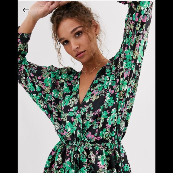 ASOS Design Batwing Sleeve Top with Tie Waist - Picture 2 of 11